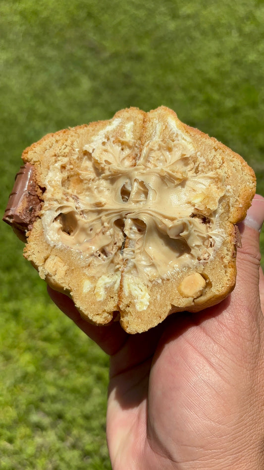 Kinder Bueno White Hazelnut Cookie